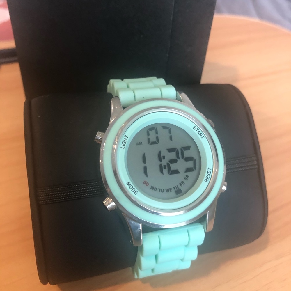 Stylish Unisex Digital Silicone Strap Watch 💫